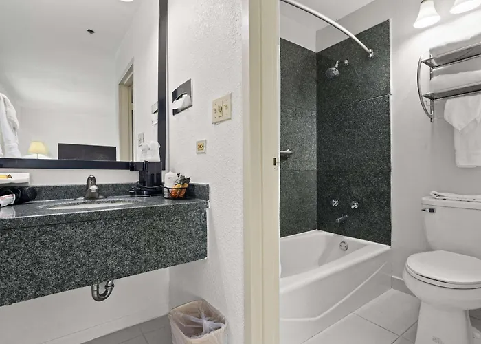 Western Oakbrook Hotel 3*