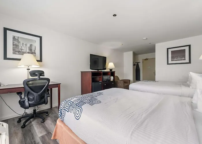 Hotel Western Oakbrook 3*
